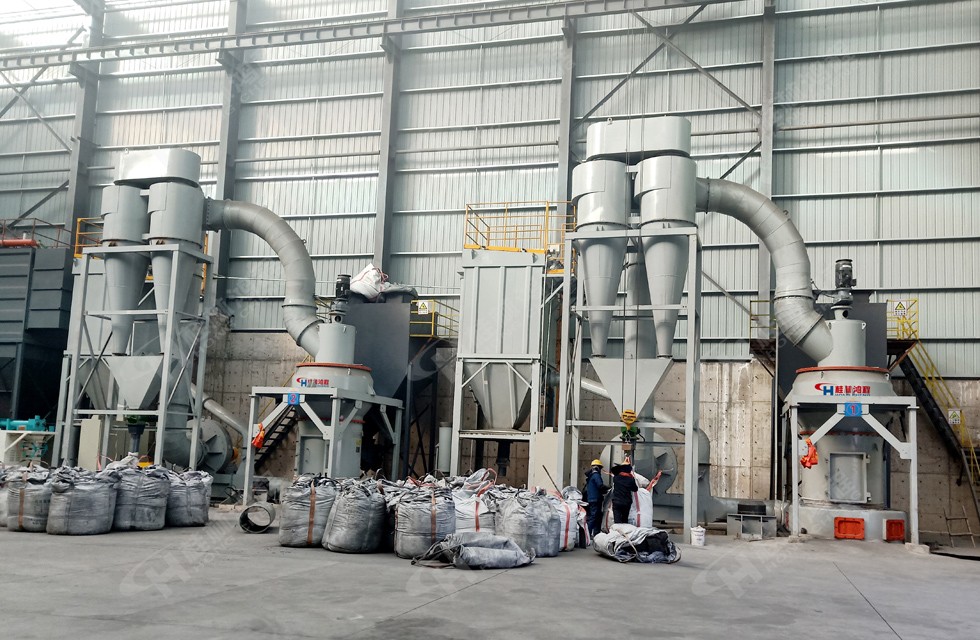 碳化硅磨粉機 中細磨甘肅天?？h客戶現場