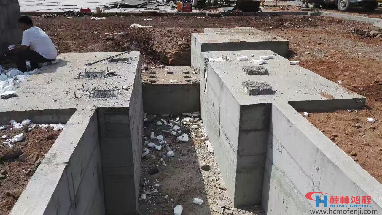 客戶現(xiàn)場磨粉機(jī)地基已經(jīng)建好 客戶現(xiàn)場磨粉機(jī)地基已經(jīng)建好