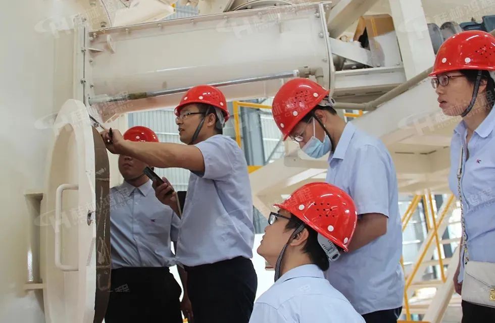 再創輝煌！桂林鴻程礦山設備磨粉機2022銷售大會圓滿召開